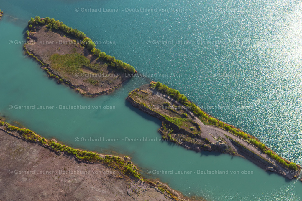 4026070 | SCHWERBORN 06.05.2020 See- Ufer und Abraum- Flächen des Baggersee und Kies- Tagebau in Schwerborn im Bundesland Thüringen, Deutschland. // Lake shore and overburden areas of the quarry lake and gravel open pit in Schwerborn in the state Thuringia, Germany. Foto: Gerhard Launer