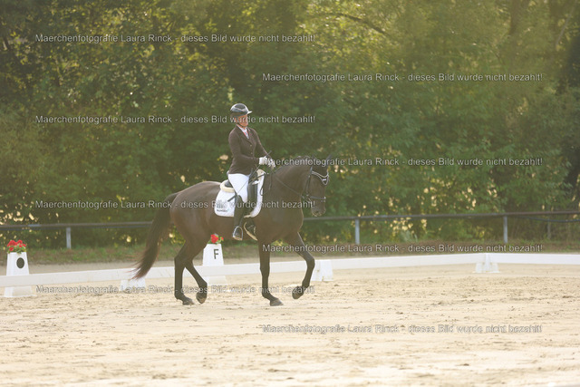 HG9A7001 | laurarinckfotografie - Realisiert mit Pictrs.com