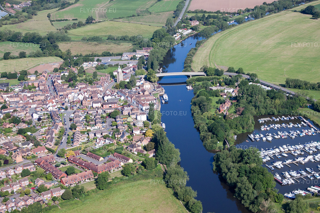 Vue aérienne: Sur la Severn à Earls Croome dans le département Angleterre, Grande Bretagne – .Photo: IMG_40692(39647).jpg prise le 11/06/2011 par Werner Riehm/FLY-FOTO.eu – Résolution de l'original: 4752 x 3168 px