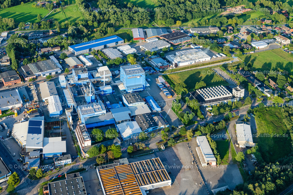 Buxtehude_Synthopol_Chemie_ELS_2601220823 | BUXTEHUDE 21.08.2023 Industrie- und Gewerbegebiet "Synthopol Chemie" in Buxtehude im Bundesland Niedersachsen, Deutschland. // Industrial and commercial area "Synthopol Chemie" in Buxtehude in the state Lower Saxony, Germany. Foto: Martin Elsen