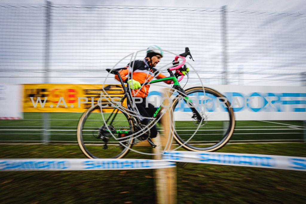 ..... | AUSTRIA, 24.11.24, 3.Radquerfeldein GP um das Sportzentrum Gunskirchen Image shows: Photo: Wapics / Andreas Willdoner