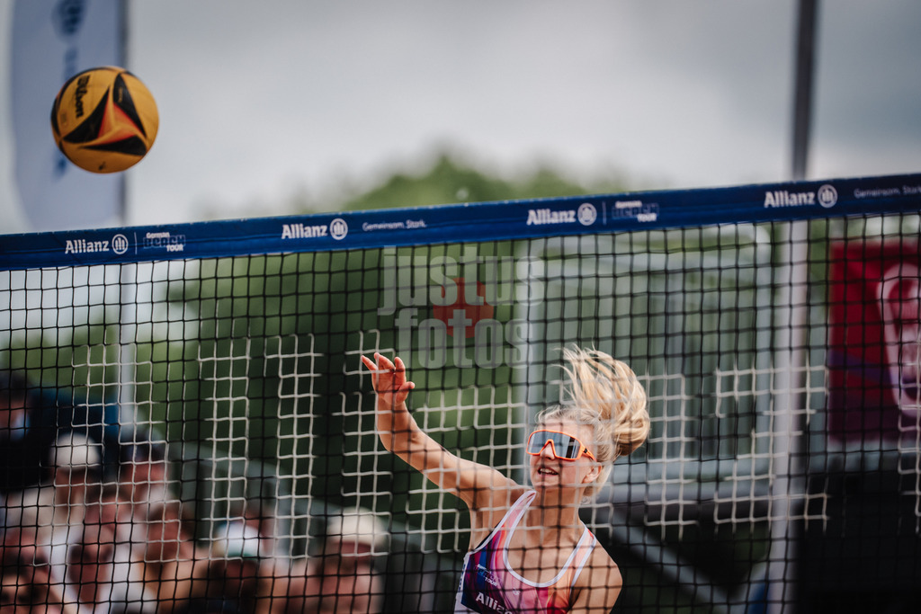 Beachvolleyball | Männer | Allianz German Beach Tour 2025 | Tourstop Hamburg | 31.05.2025 | Nele Barber beim Angriff