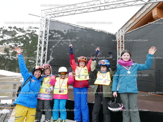 Gruppe Chiara | Photos von der Skischule Warth - Realisiert mit Pictrs.com