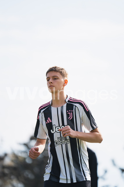 juv_lut_fmachado-0029 | Images from the Juniors B match between Juventus Academy and FC Lutry, played on 18 March 2026 in Lutry, Switzerland, featuring players, coaching staff and match action throughout the game.