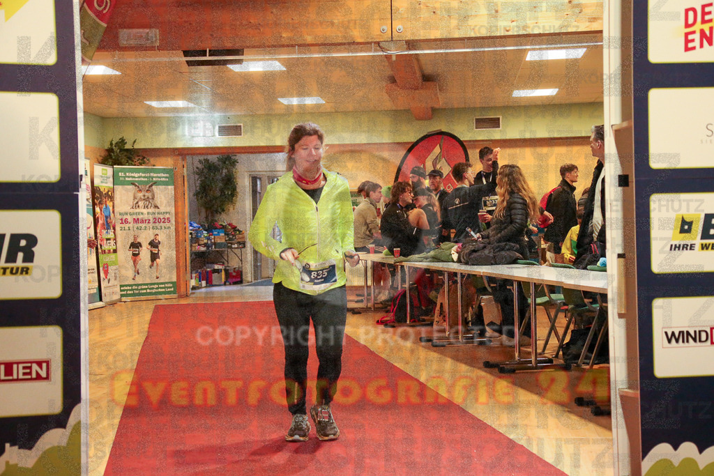 241208_1159_EX1_7113 | Sportfotografie im Rhein-Sieg Kreis, Köln, Bonn, NRW, Rheinland Pfalz, Hessen, etc. Unser Tätigkeitsfeld umfasst den Laufsport vom Volkslauf über den Marathon, Duathlon, Triathon bis zum Ultralauf wie Kölnpfad Ultra oder Schindertrail.