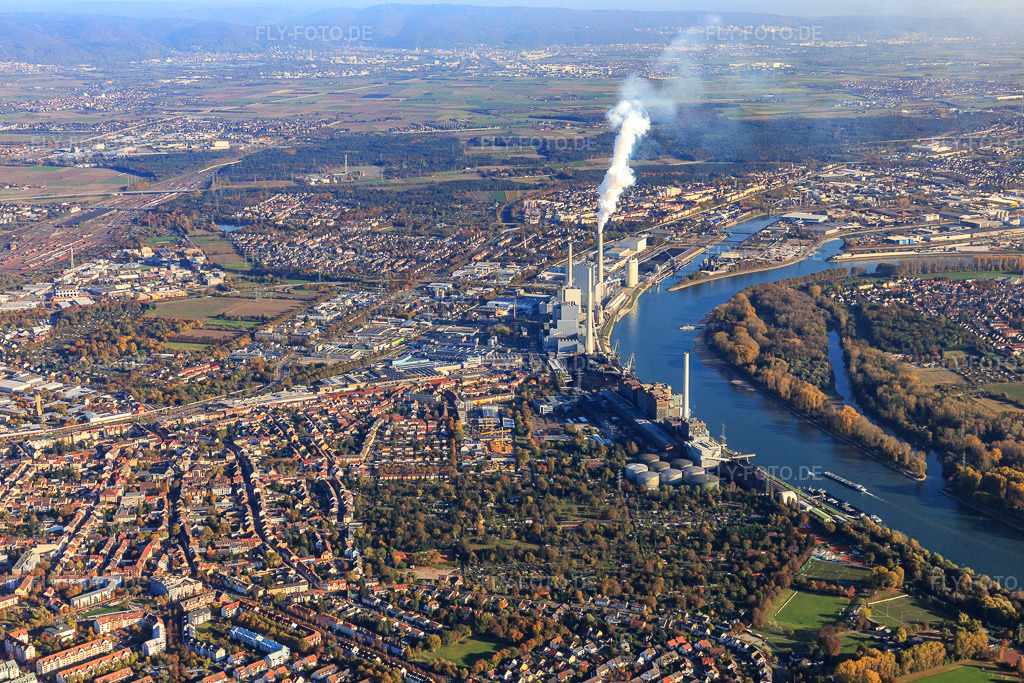 Luftbild: GKM am Rheinufer vor dem Rheinauhafen aus Westen im Ortsteil Neckarau in Mannheim im Bundesland Baden-Württemberg in Deutschland. Foto: IMG_095392.jpg vom 30.10.2016 durch Werner Riehm/FLY-FOTO.de