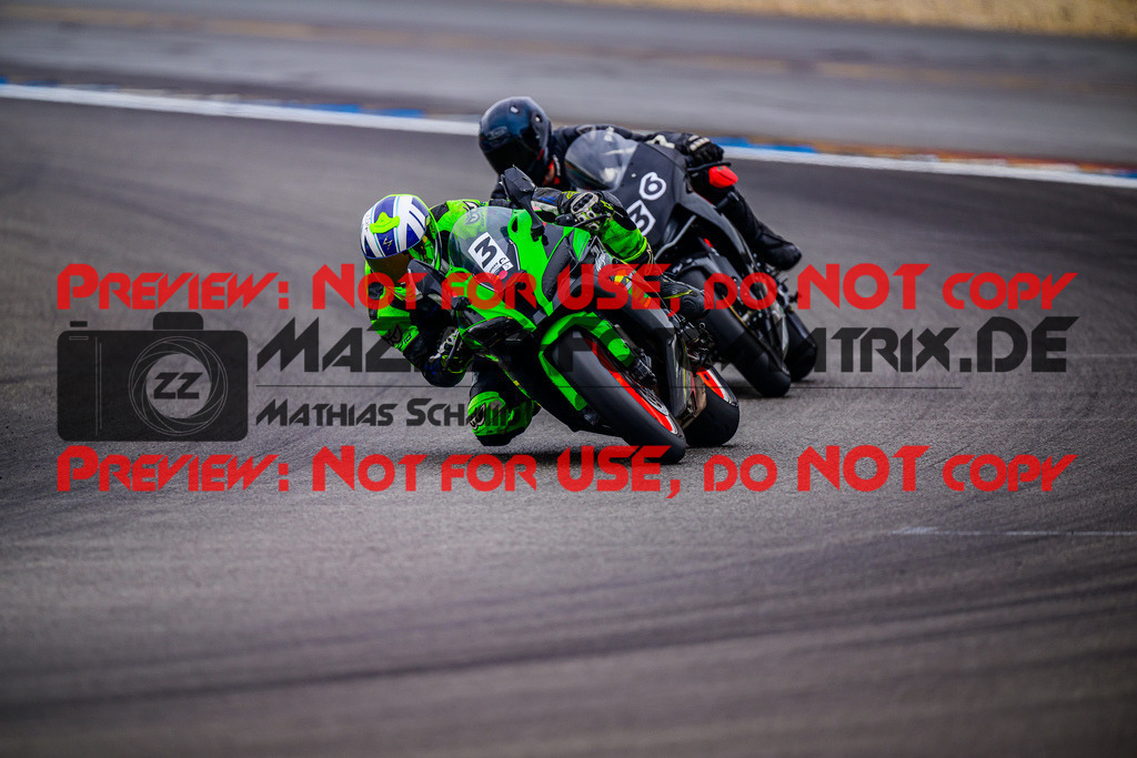 MaZZes_FotoMatrix_240614_6007705_9646 | WEISS