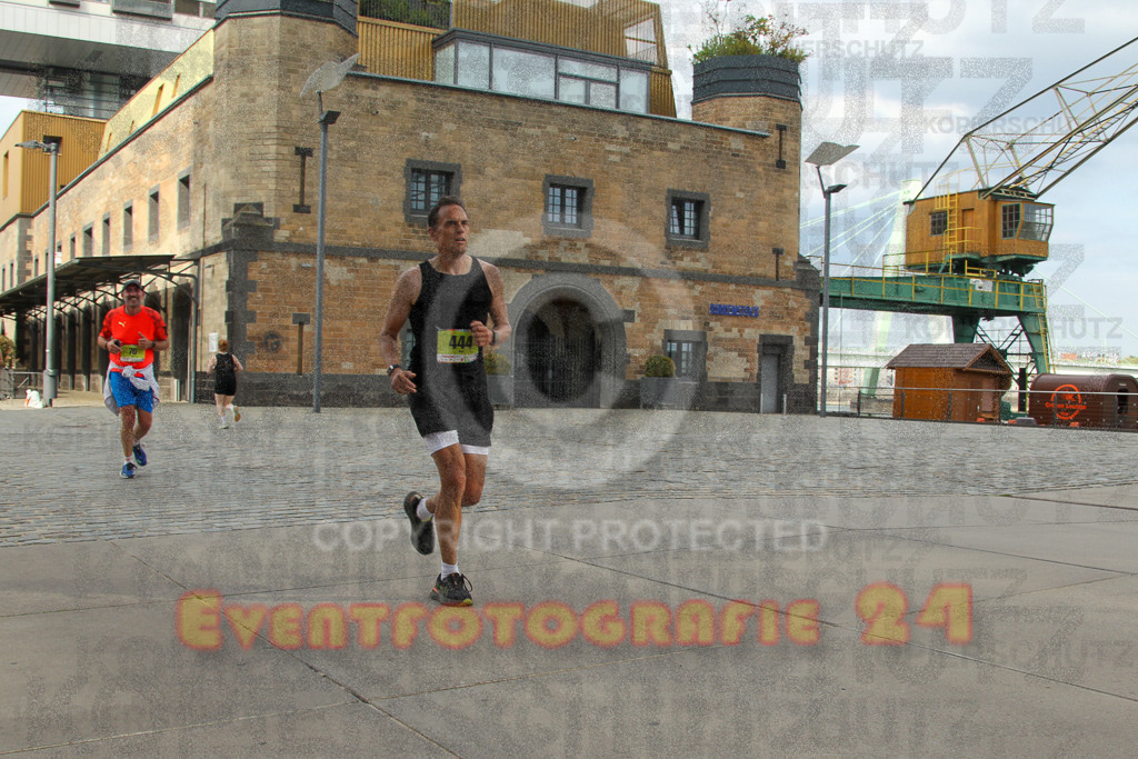 250920_1525_EV4_8766 | Sportfotografie im Rhein-Sieg Kreis, Köln, Bonn, NRW, Rheinland Pfalz, Hessen, etc. Unser Tätigkeitsfeld umfasst den Laufsport vom Volkslauf über den Marathon, Duathlon, Triathon bis zum Ultralauf wie Kölnpfad Ultra oder Schindertrail.