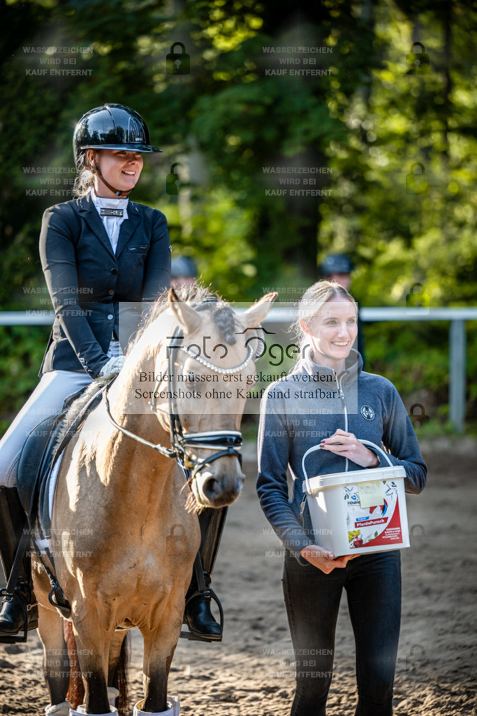 2026-10-Helle-14-0011 | Entdecke hochwertige Reitturnierfotos von Foto Oger. Professionell, emotional und authentisch – jetzt Lieblingsmomente im Shop bestellen.Deutschlandweite Turnierfotografie. - Realisiert mit Pictrs.com