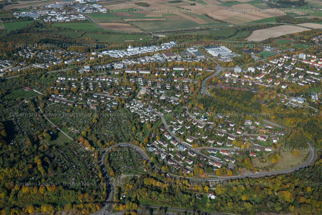 3703718 | THALFINGEN 13.10.2017 Stadtrand und Außenbezirks- Wohngebiete  in Thalfingen im Bundesland Baden-Württemberg, Deutschland // Outskirts residential  in Thalfingen in the state Baden-Wuerttemberg, Germany Foto: Gerhard Launer