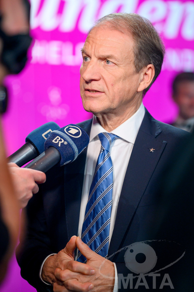 _DWI6473 | Thomas Jansing bei '30 Jahre Sternstunden-Gala 2023' in der Frankenhalle. Nürnberg, 15.12.2023 - Realisiert mit Pictrs.com