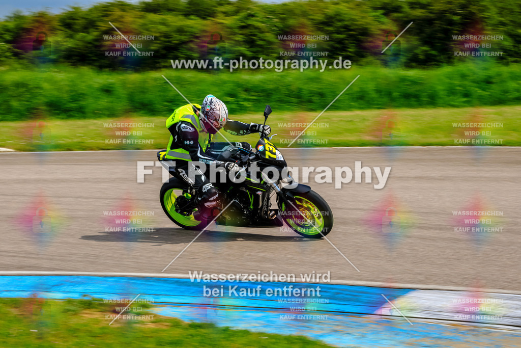 MotoTeam-9283 | Hier findet Ihr Bilder von Touristenfahrten auf der Nürburgring Nordschleife oder von anderen Veranstaltungen die ich besucht habe. Viel Spass beim Durch Schauen 