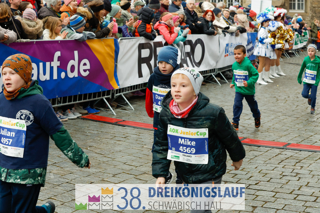 400m AOK Junior Cup | 3 Koenigslauf 2024 400m AOK Junior Cup - Realisiert mit Pictrs.com