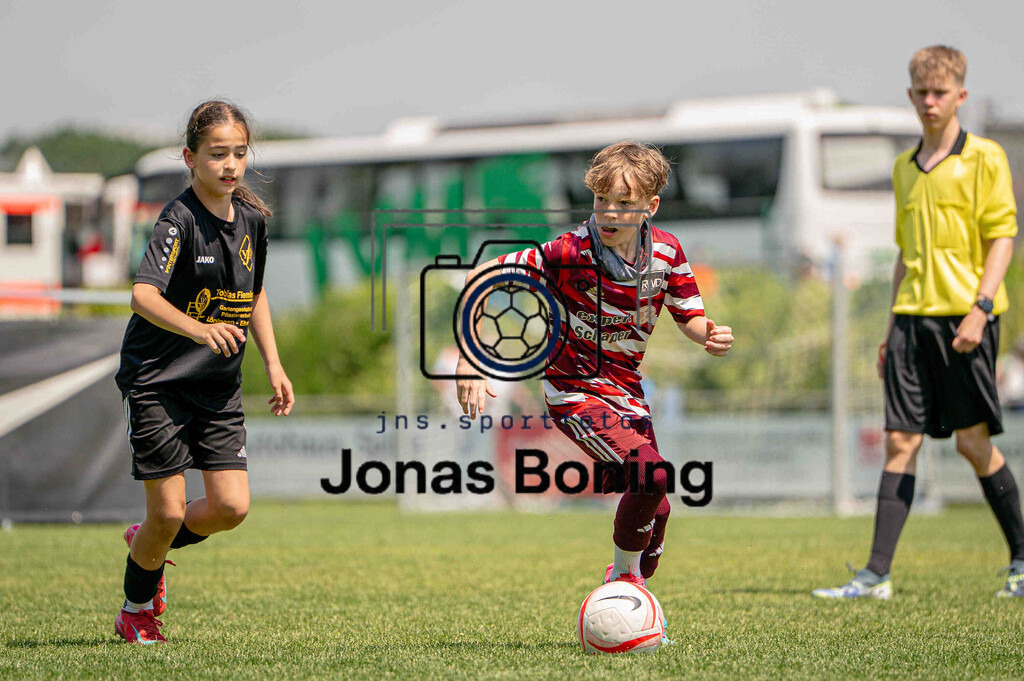Fußball I E-Junioren I Saison 2025-2026 I OM-Cup Lüsche I Sonntag  I 23918 | jns.sportfotos - Realisiert mit Pictrs.com