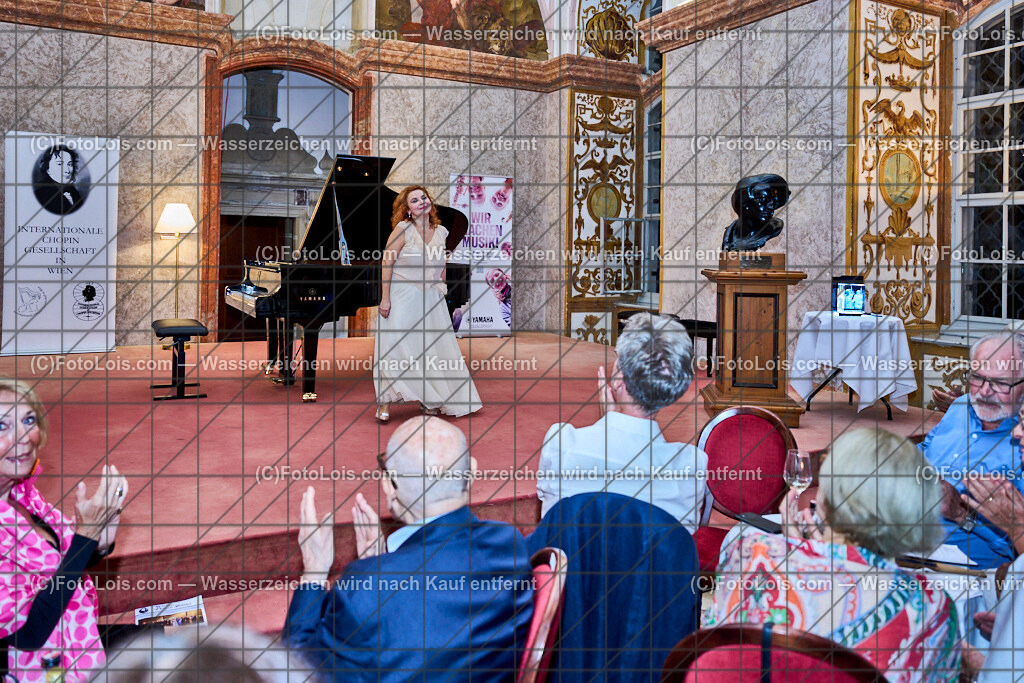 ALP9986_XXXX-Chopin-Festival_Nocturno_Veljkovic Natasa | (C)FotoLois.com, Alois Spandl. XXXX. Chopin-Festival in der Kartause Gaming, 'NOCTURNO' - nächtliches Konzert bei Kerzenlicht in der Barockbibliothek, Sa 17. August 2024.