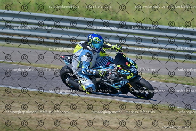 26BT02-0106 | markuskiefer.com - Realisiert mit Pictrs.com