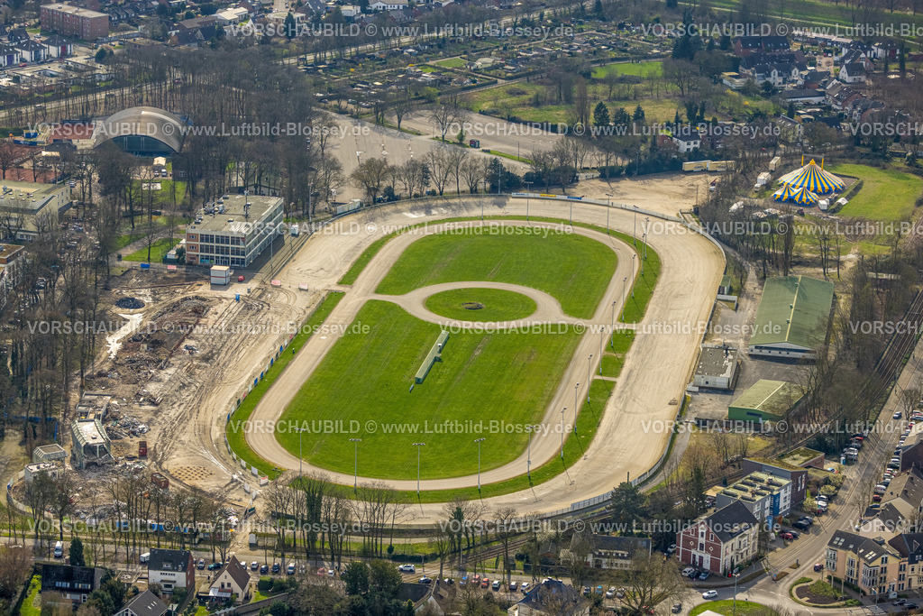 Dinslaken240308707 | Luftbild, Dinslaken Trabrennbahn, Baustelle mit Abriss der Tribüne, Dinslaken, Nordrhein-Westfalen, Deutschland