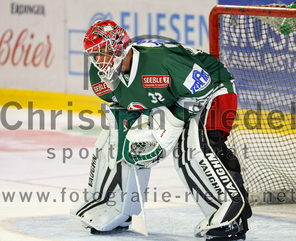 2023-09-10_096_TSV_Erding_gegen_EHC_Klostersee | Erding, Deutschland, 10.09.2023:
Eishockey, Bayernliga 2023 / 2024, Testspiel, TSV Erding gegen EHC Klostersee, Endergebnis: 10:1

Torwart Dimitri Pätzold (Erding Gladiators, #32)

Foto: Christian Riedel / fotografie-riedel.net