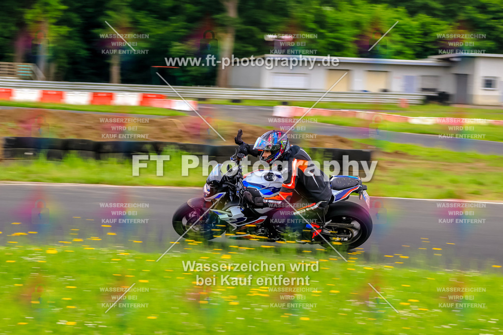 VBK-7192 | Hier findet Ihr Bilder von Touristenfahrten auf der Nürburgring Nordschleife oder von anderen Veranstaltungen die ich besucht habe. Viel Spass beim Durch Schauen 
