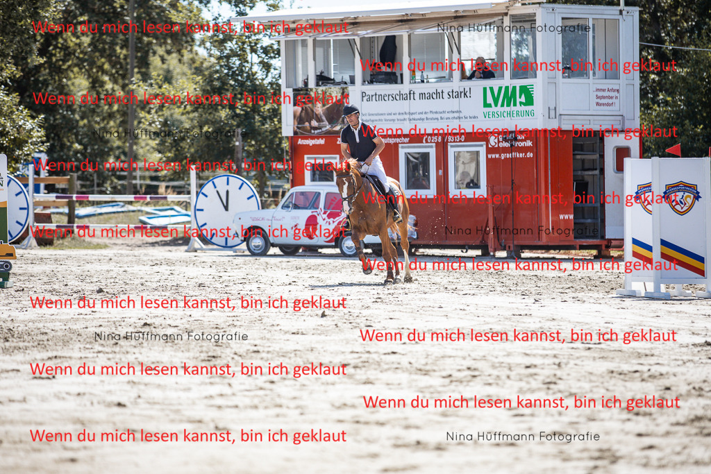BK1A6380 | Turnierbilder Turnierfotos Nina Hüffmann Turnierfotografie Pferdefotografie Tierzeichnung Haustierzeichnung Pferdezeichnung Hundezeichnung Videograf  - Realisiert mit Pictrs.com