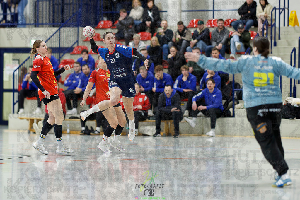 Frauen Regionalliga (HHV); HSG Wettenberg - TV Hüttenberg | Frauen Regionalliga (HHV); HSG Wettenberg - TV Hüttenberg am 06.12.2025 in Launsbach (Wettenberg) (Halle GS Launsbach (Wettenberg))Photo © 2025 - Jörg Heinrich - Realisiert mit Pictrs.com