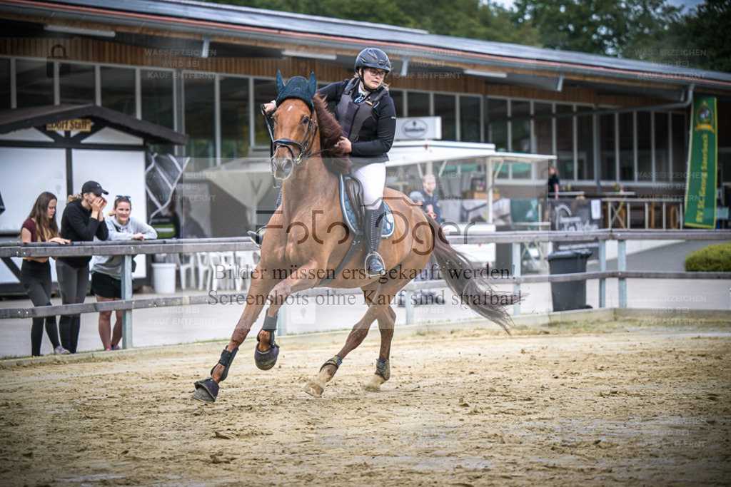 DOS_4803 | Entdecke hochwertige Reitturnierfotos von Foto Oger. Professionell, emotional und authentisch – jetzt Lieblingsmomente im Shop bestellen. - Realisiert mit Pictrs.com