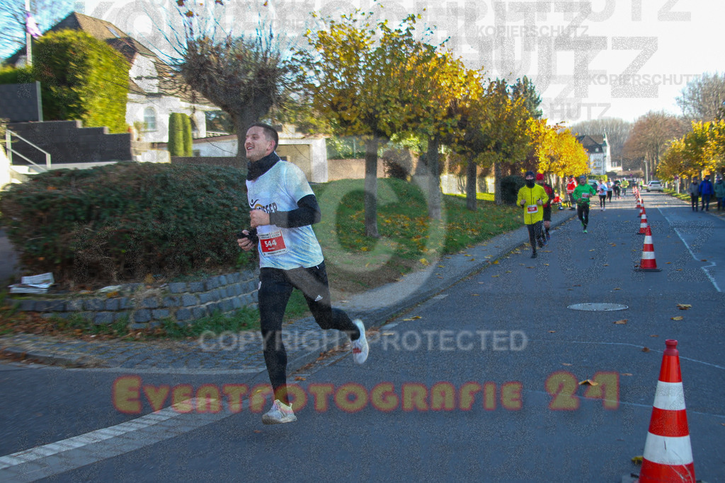 241201_1227_EV4_2570 | Sportfotografie im Rhein-Sieg Kreis, Köln, Bonn, NRW, Rheinland Pfalz, Hessen, etc. Unser Tätigkeitsfeld umfasst den Laufsport vom Volkslauf über den Marathon, Duathlon, Triathon bis zum Ultralauf wie Kölnpfad Ultra oder Schindertrail.