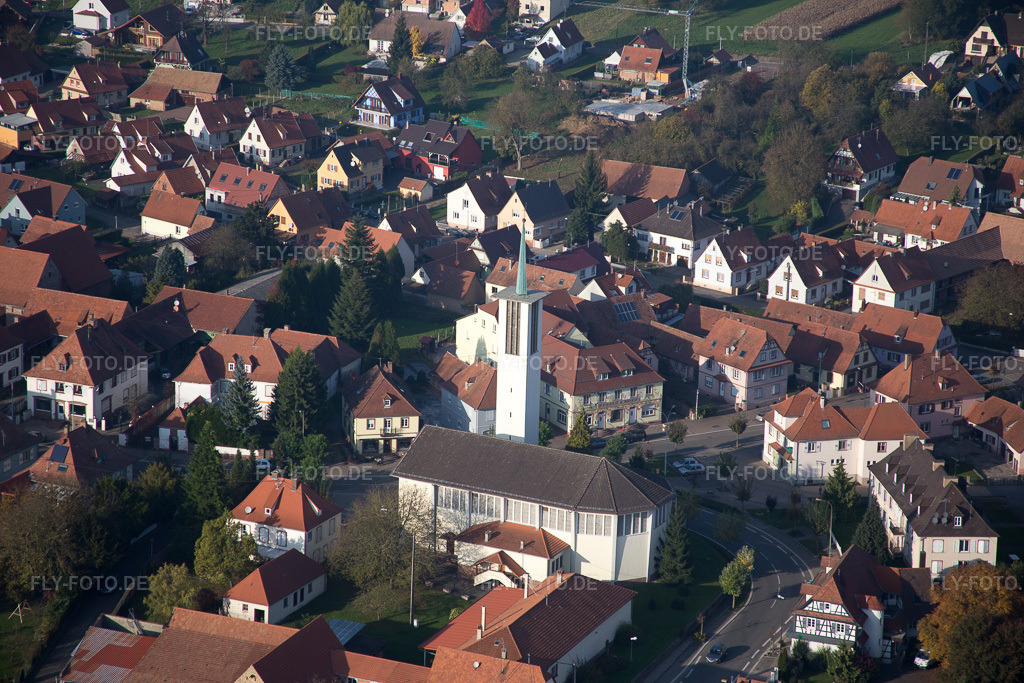 Luftbild: Dorfansicht in Hatten im Bundesland Bas-Rhin in Frankreich. Foto: IMG_075637.jpg vom 01.11.2014 durch Werner Riehm/FLY-FOTO.de