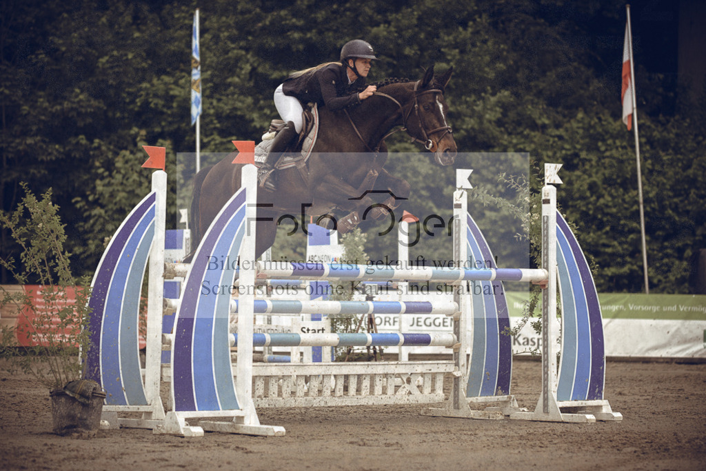 20240530-DOS_3323 | Entdecke hochwertige Reitturnierfotos von Foto Oger. Professionell, emotional und authentisch – jetzt Lieblingsmomente im Shop bestellen.Deutschlandweite Turnierfotografie. - Realisiert mit Pictrs.com