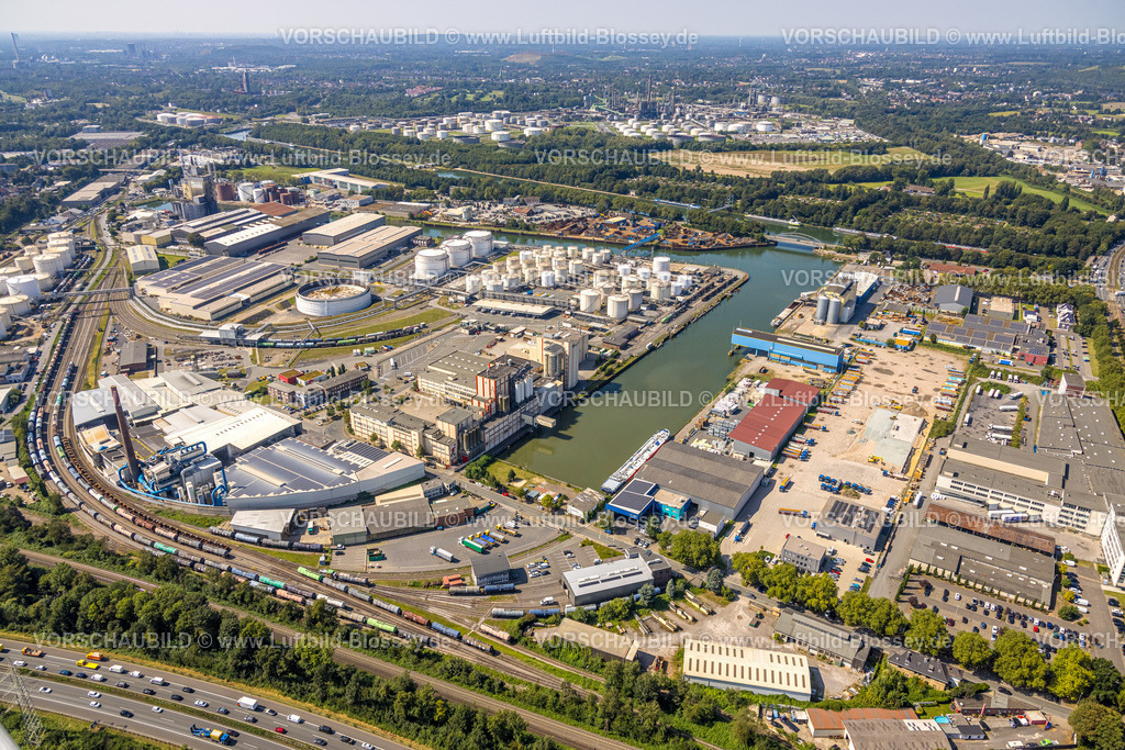 Gelsenkirchen240809021GE-Sued | Luftbild, Stadthafen Industriegebiet am Rhein-Herne-Kanal, Bahngleise mit Güterzügen, Schalke-Nord, Gelsenkirchen, Ruhrgebiet, Nordrhein-Westfalen, Deutschland