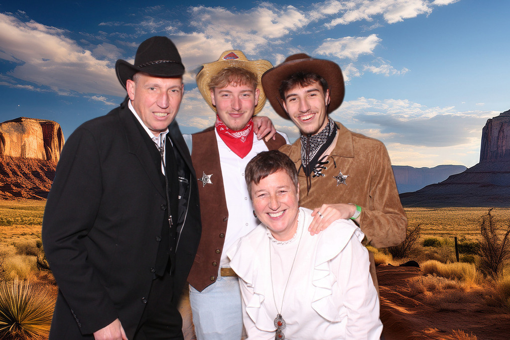 top-top.de-251025-0032 | Foto, Video, Fotografie, Videografie, Fotobox, DJ, Discjockey, Musik, Musikbox, Veranstaltung, Photobooth, Amazon, Ebay, Buchtipp, Bestseller, Autor, Verlag, Buch, Wesel, Hamminkeln, NRW, Dinslaken, Rees, Drohne, Hochzeit, Party, Fotobox, Wesel, Fotograf