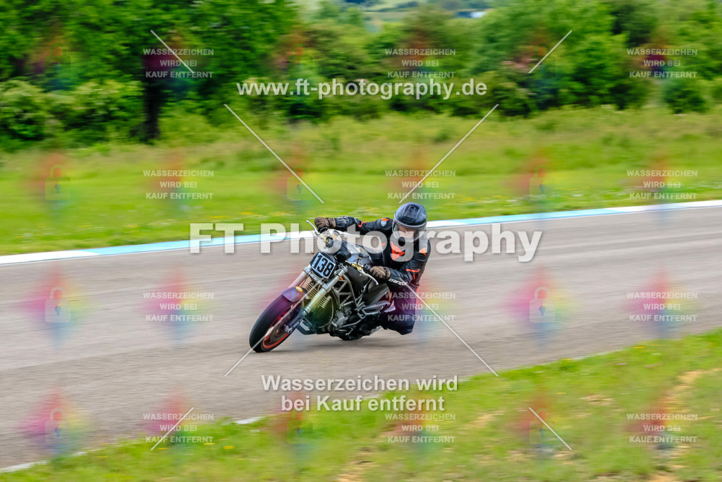 MotoTeam-3375 | Hier findet Ihr Bilder von Touristenfahrten auf der Nürburgring Nordschleife oder von anderen Veranstaltungen die ich besucht habe. Viel Spass beim Durch Schauen 