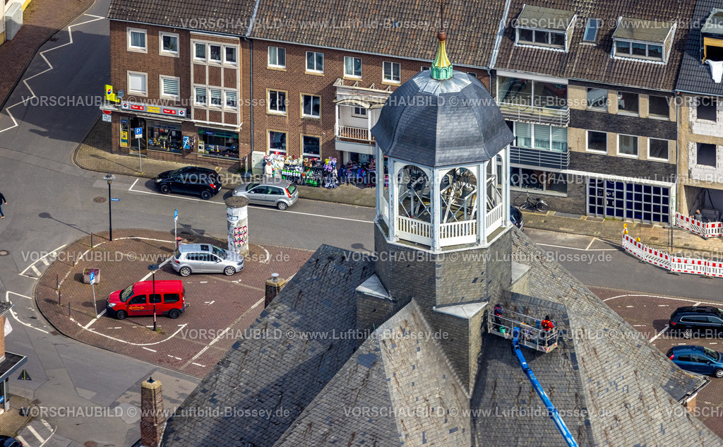 Emmerich230300263 | Luftbild, Arbeiten am Kirchturm der evang. Christuskirche, Emmerich, Emmerich am Rhein, Niederrhein, Nordrhein-Westfalen, Deutschland