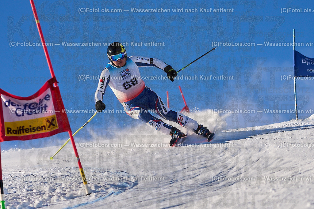 ALP4248_MASTERS-Cup_GS-A Herrn_Trstensky Milan | (C)FotoLois.com, Alois Spandl. FIS Masters-Cup Wildschönau, Giant Slalom auf der Piste Schatzberg GS, Siegerehrung auf dem Dorfplatz Niederau, Sa 13. Januar 2024.