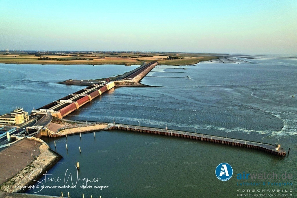 Eider-Sperrwerk - Nordfriesland  | Entdecken Sie atemberaubende Luftbilder und Fotografien auf airwatch.de - Tauchen Sie ein in eine Welt voller faszinierender Aufnahmen aus der Vogelperspektive.