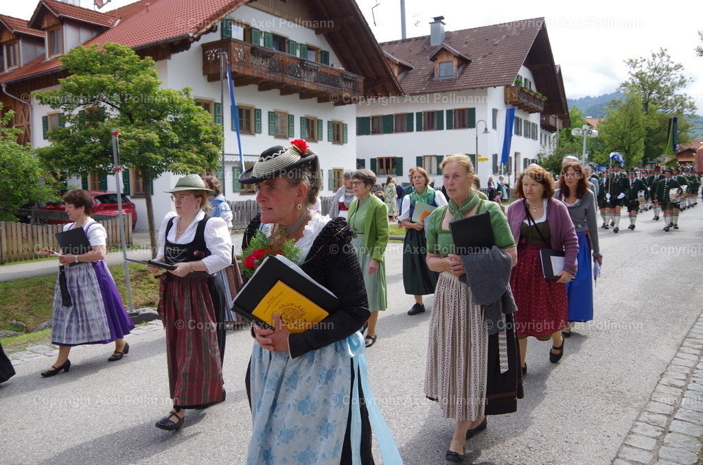 IMGP6565 | fotografiert von Axel PollmannLeonhardi Wallfahrt Benediktbeuern und Murnau, Fronleichnam, Fasching, Landschaft im Loisachtal und Benediktbeuern  - Realisiert mit Pictrs.com