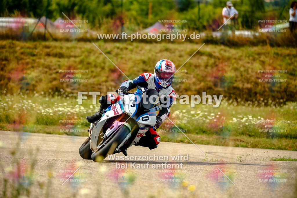 Chambley Juli-0585 | Hier findet Ihr Bilder von Touristenfahrten auf der Nürburgring Nordschleife oder von anderen Veranstaltungen die ich besucht habe. Viel Spass beim Durch Schauen 