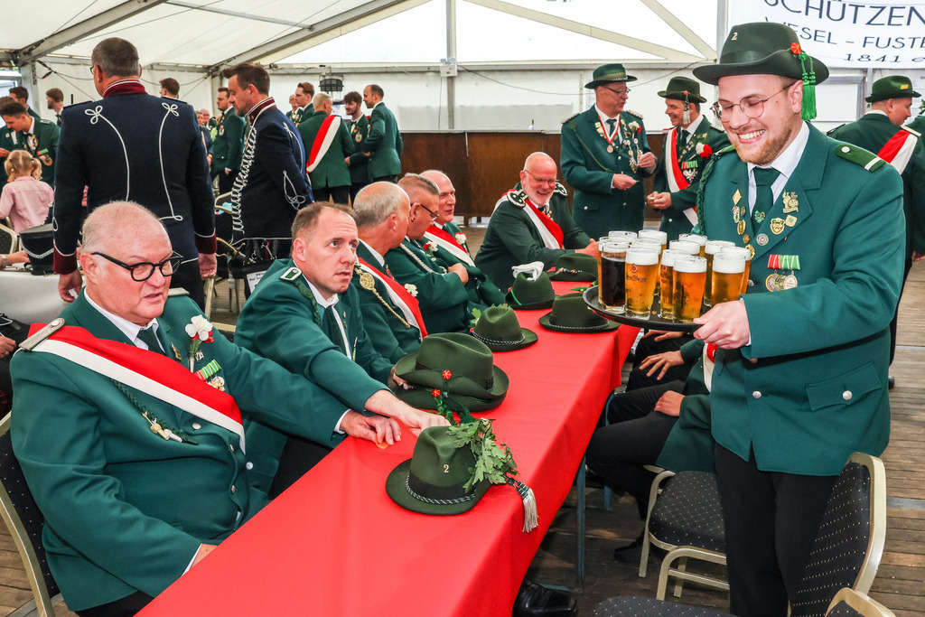 top-top.de 240601-013 | Foto, Video, Fotografie, Videografie, Fotobox, DJ, Discjockey, Musik, Musikbox, Veranstaltung, Photobooth, Amazon, Ebay, Buchtipp, Bestseller, Autor, Verlag, Buch, Wesel, Hamminkeln, NRW, Dinslaken, Rees, Drohne, Hochzeit, Party, Fotobox, Wesel, Fotograf