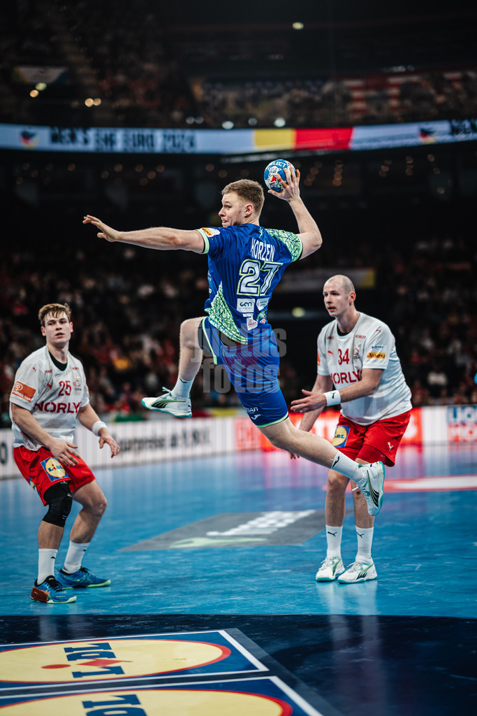 Handball | Herren | EHF EURO 2024 | European Championshop Men 2024 Final Tournament | Slowenien vs. Dänemark | 23.01.2024 | Kristjan Horzen (#27, Slowenien, SLO) beim Wurf aufs Tor