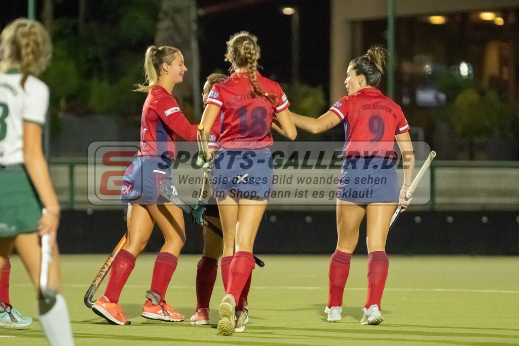 HK_20220916_109881 | 1. Bundesliga Damen Düsseldorfer HC - Uhlenhorst Mülheim am 16.9.2022 DHC Düsseldorf, Düsseldorf , Agustina Albertarrio ( Düsseldorfer HC #9 ) , Luca Scheuten ( Düsseldorfer HC #20 ) , Sophia Schwabe ( Düsseldorfer HC #18 )