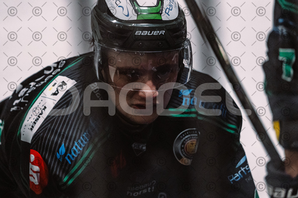 Alligators_vs_Passau_26_12_2025-030 | Höchstadt Alligators Fotogalerie: Eishockey-Action aus Franken. Professionelle Spielfotos, Portraits & Stadionbilder zum Download. Jetzt entdecken! - Realisiert mit Pictrs.com