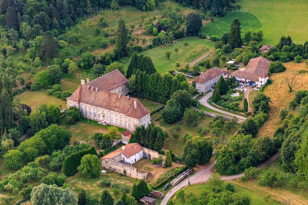 Vue aérienne: Ancienne abbaye de Rangeval à Geville dans le département Meuse, France – .Photo: IMG_083438.jpg prise le 13/07/2015 par Werner Riehm/FLY-FOTO.eu – Résolution de l'original: 5275 x 3517 px