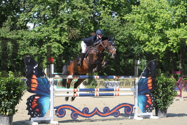 Ladenburg_2024_Prfg.Nr.04_Springprfg_Kl.S_BW-Bank_Qualifikation_Elena-Malin Reitzner (1) | Alle Fotos der Reiterjournal Fotografin Doris Matthaes im Reiterjournal Online-Fotoshop. - Realisiert mit Pictrs.com