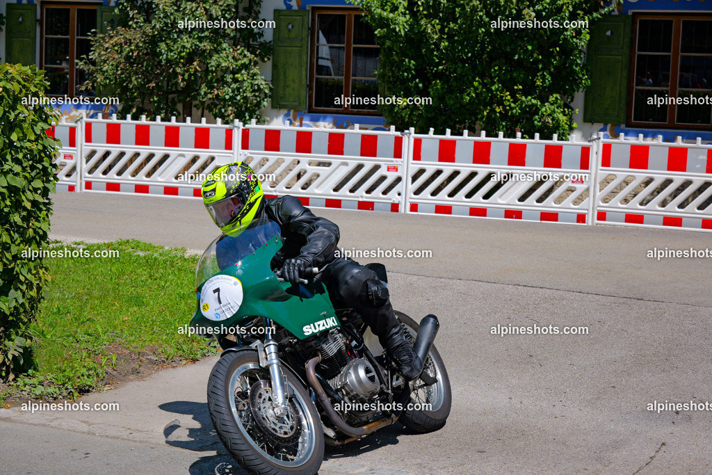 P1036860-2 | Erleben Sie atemberaubende, hochqualitative Fotos Ihrer Fahrt entlang der malerischen Alpenstraßen. Besuchen Sie alpineshots.com, um professionelle Aufnahmen Ihrer unvergesslichen Reise zu finden und zu kaufen - Realisiert mit Pictrs.com