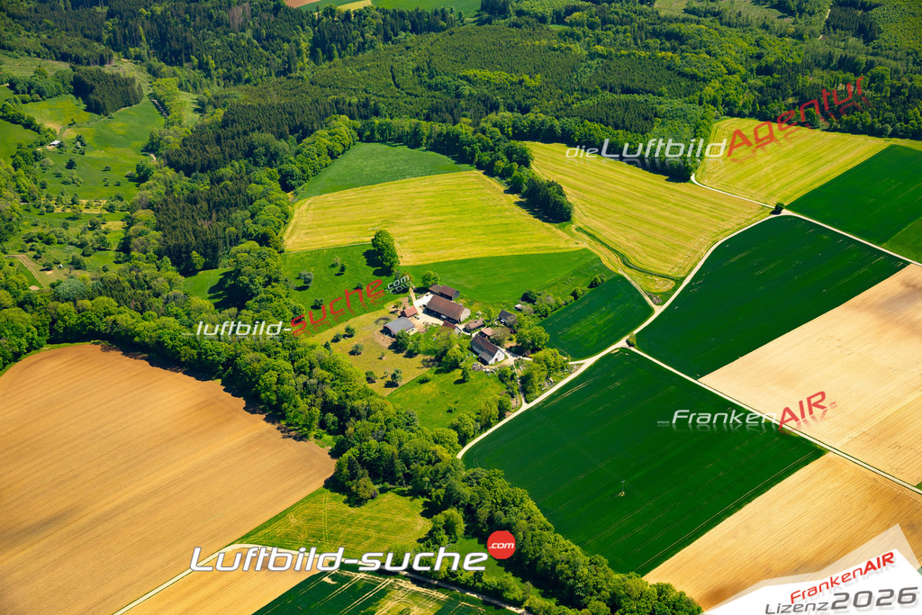 Klassische Luftaufnahme ohne Drohne zeigt:Klotzhoefe bei Schechingen - Die Luftbildaufnahme wurde 2025 vom UL-Flugzeug heraus erstellt ( keine Drohne ) - Hochauflösende Luftaufnahme -Nicht vergleichbar mit Google Maps oder Satelittenbilder- Die Geschenkidee !Mit Lizenz und Bildrechte bestellbar