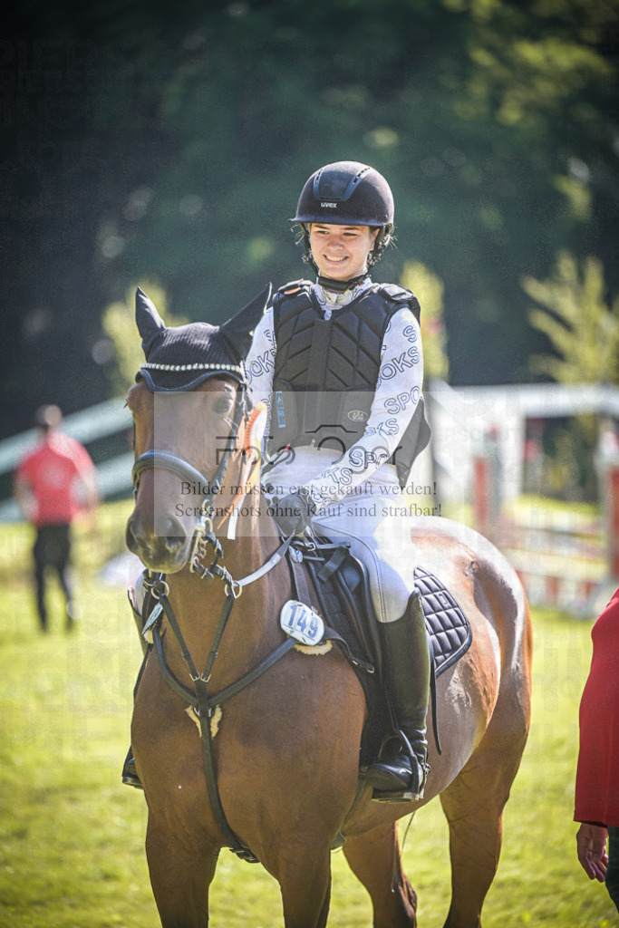 DOS_1457 | Entdecke hochwertige Reitturnierfotos von Foto Oger. Professionell, emotional und authentisch – jetzt Lieblingsmomente im Shop bestellen.Deutschlandweite Turnierfotografie. - Realisiert mit Pictrs.com