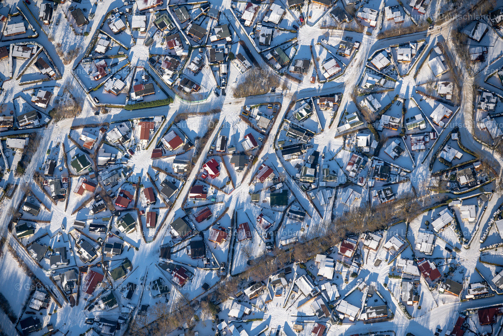 4044003 | schneebedeckter Mobilheimpark im Ferienzentrum Schloß Dankern