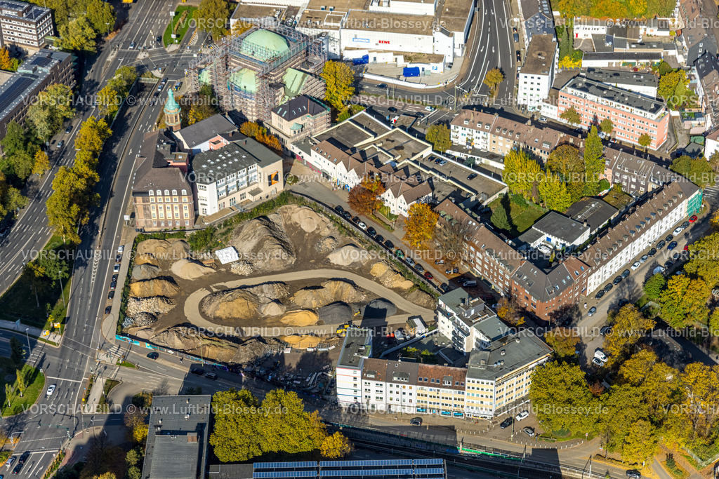 Essen251003414Mitte | Luftbild, Andachtsstätte Alte Synagoge Kulturzentrum zur jüdischen Geschichte, Baustelle Gebäude mit Dachsanierung und Fassadensanierung, Edmund-Körner-Platz, Friedenskirche, Baustelle Verwaltungscampus Steeler Tor, Stadtkern, Essen, Ruhrgebiet, Nordrhein-Westfalen, Deutschland
