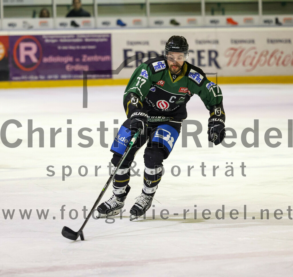 2023-03-07_122_TSV_Erding_gegen_ESC_Kempten | Erding, Deutschland, 07.03.2023:
Eishockey, Bayernliga Playoffs 2022 / 2023, Viertelfinale, TSV Erding gegen ESC Kempten, Endergebnis: 9:3

Philipp Michl (Erding Gladiators, #77)

Foto: Christian Riedel / fotografie-riedel.net