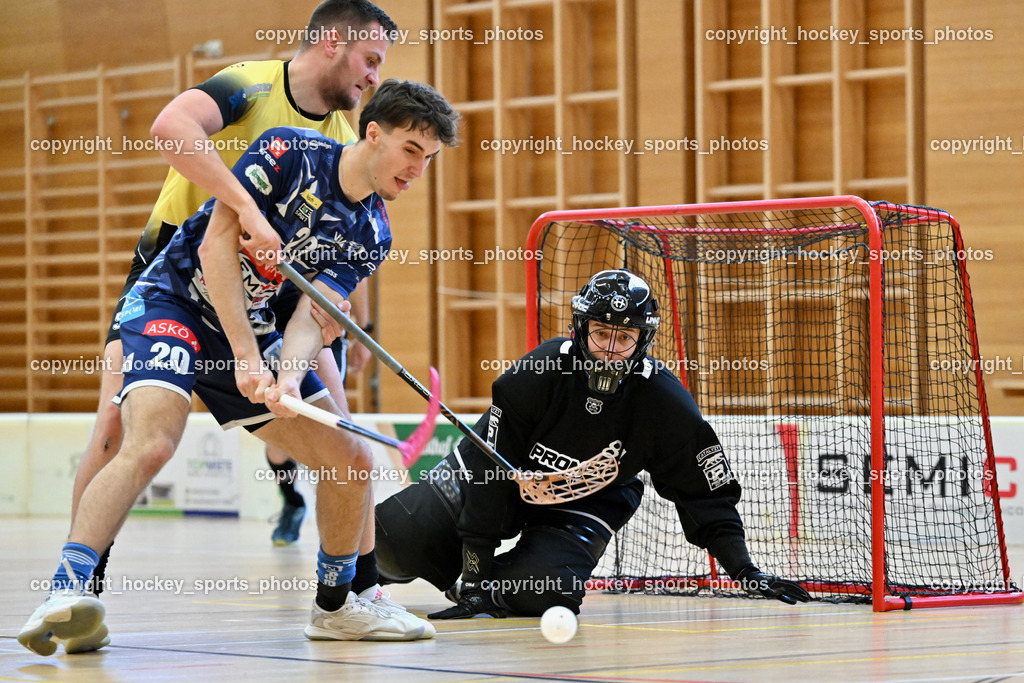 VSV Unihockey  vs. FBK Loka  | #84 Tim Luznar FBK Loka, #20 David Gredler VSV Unihockey, #56 Lovro Oblak FBK Loka, VSV Unihockey  vs. FBK Loka , VSV Unihockey  vs. FBK Loka  am 25.01.2026 in Villach (Ballspielhalle St. Martin), Austria, (Photo by Bernd Stefan)